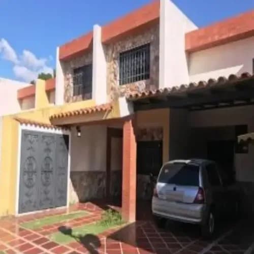 Marisela Correa Vende Townhouse En El Pueblo De San Diego