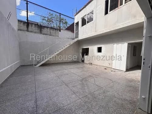 Raíza Suárez Alquila 2 6 1 9 2 8 2 Casa Comercial Ideal Para Oficinas, Consultorios Médicos, Call Center Con 4 Habitaciones, 4baños, Ubicada En El Este Barquisimeto