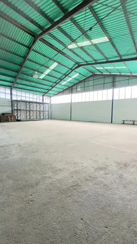 ¿buscas El Espacio Ideal Para Tu Empresa? Paquita Inmobiliaria Te Presenta Este Impecable Galpón En El Sector Las Polonias, San Antonio. Son 1.500 Metros Cuadrados De Planta Libre, Con Una Altura Est