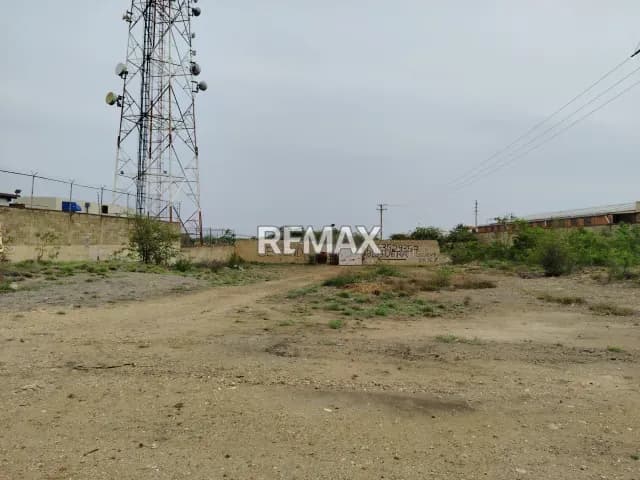ATENCIÓN INVERSIONISTAS! En Venta Terreno Comercial con Frente Directo a la Av. Juan Bautista Arismendi