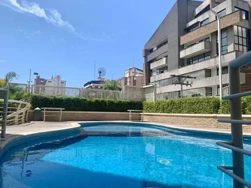 Apartamento En Venta Urb La Soledad Con Terraza En Edif Con Piscina Planta Electrica Y Pozo De Agua Zona Exclusiva De Maracay Db 25-14518