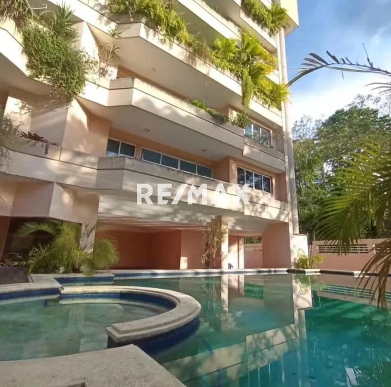 EN VENTA APARTAMENTO EN EL BOSQUE . RES AMBASSADOR