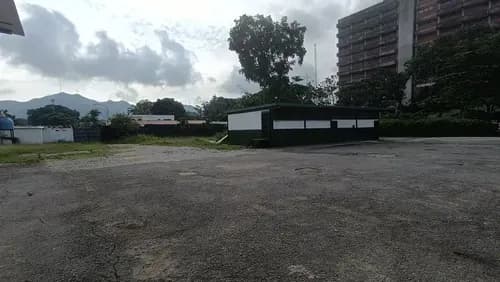 Roxanac Vende Terreno En La Av Bolivar Valencia