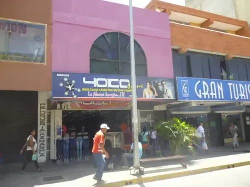 Karen Burgos Vende Excelente Local En Centro De Barquisimeto, Cód. 23-1767, Piso De Porcelanato, Aire Acondicionado, Queda Todo El Mobiliario.