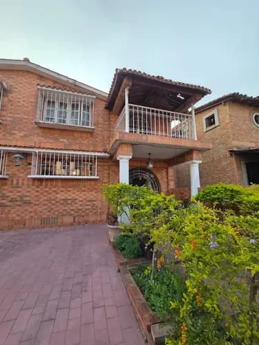 Casa En Venta Calle Cerrada Urb. Trigal Sur, Valencia