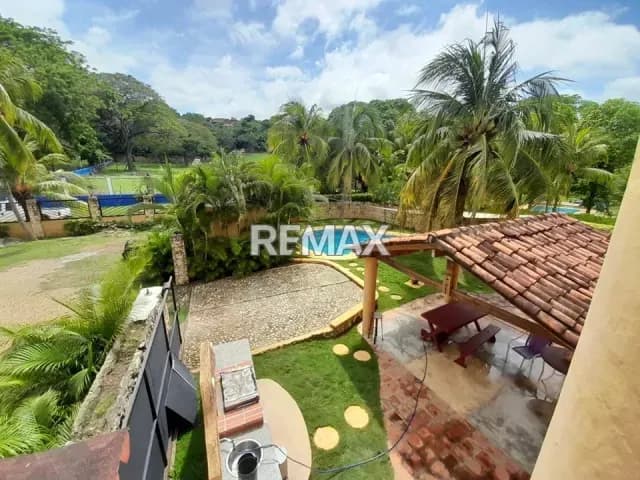 EN VENTA HERMOSA CASA EN EL EXCLUSIVO CONJUNTO EL RETIRO EN TUCACAS ESTADO FALCÓN