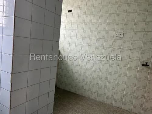 # 26-18282 Alquiler Apartamento Tipo Estudio En Planta Baja En El Triángulo Del Este Barquisimeto,lara Gm