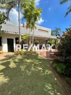 Exclusiva Residencia en Guataparo Country Club