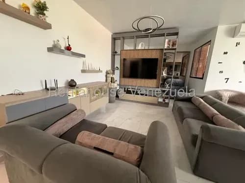 Maritza Lucena Alquila Exclusivo Y Amoblado Apartamento Al Este De Barquisimeto, Cód. 26-13748, Cómodas Habitaciones, Majestuosa Cocina Equipada, Listo Para Mudarse.