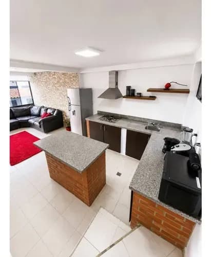 Townhouse En Venta Urbanización Loma Magica