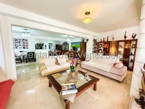 Casa En Venta En Colinas De Bello Monte Ubicada En Conjunto Residencial Cerrado De Tan Solo 25 Casas, Con Amplia Terraza Y Vista Panorámica