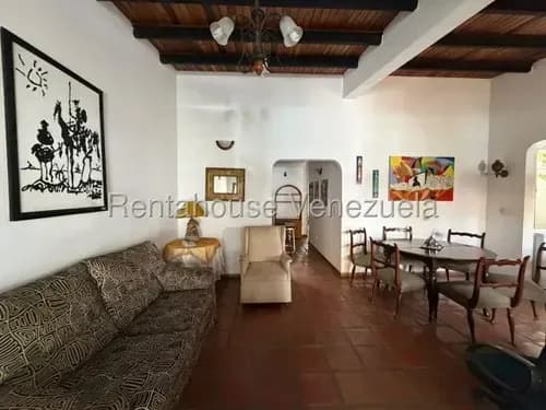 Daniela Linarez Vende Hermosa Casa Con Amplios Y Cómodos Espacios, 3 Habitaciones Espaciosas, 4 Baños, Ubicada En La Ribereña Cabudare