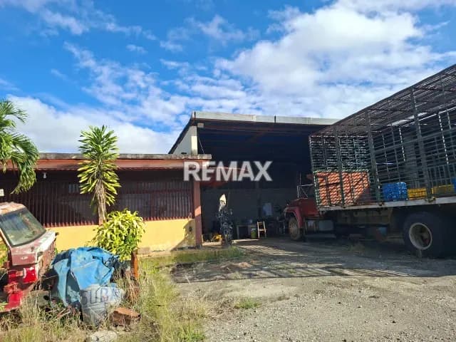 En venta Casa con Galpón y Terreno en la zona Norte de Barquisimeto