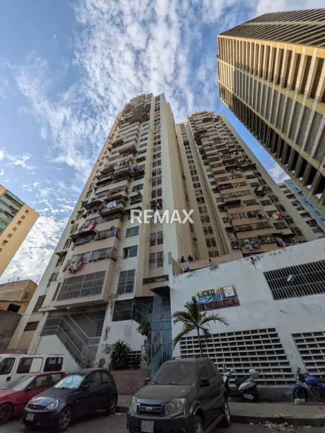 SE VENDE APARTAMENTO, SAN MARTIN, CARACAS