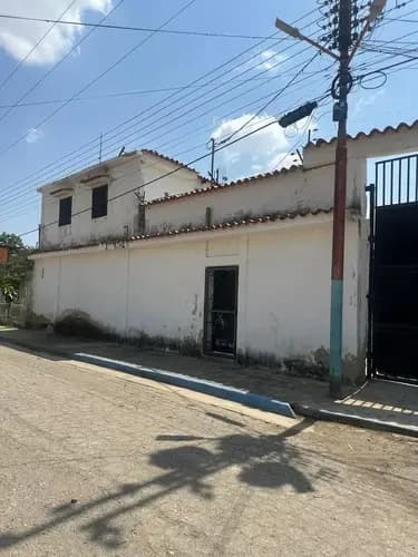 Anny Cuevas Vende Galpon E Infraestructura Industrial En El Sector La Florida Valencia Carabobo Venezuela