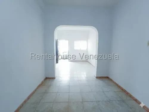 Ammp En Venta Casa En La Candelaria Muy Cerca Del Hospital Central Valencia