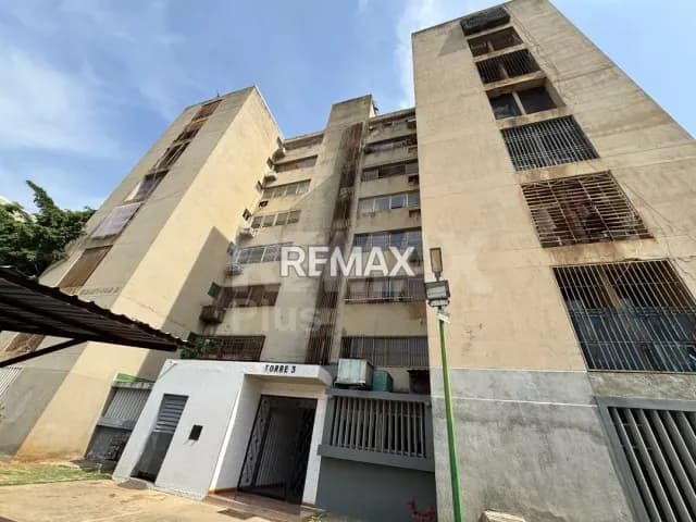 APARTAMENTO EN VENTA EN EL CONJUNTO RESIDENCIAL PALAIMA, AVENIDA GUAJIRA