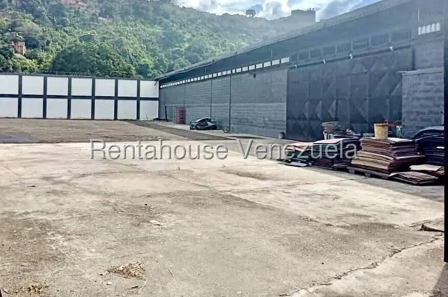 Comercial (Galpon - Deposito) en Venta en Parque Caiza, Distrito Metropolitano