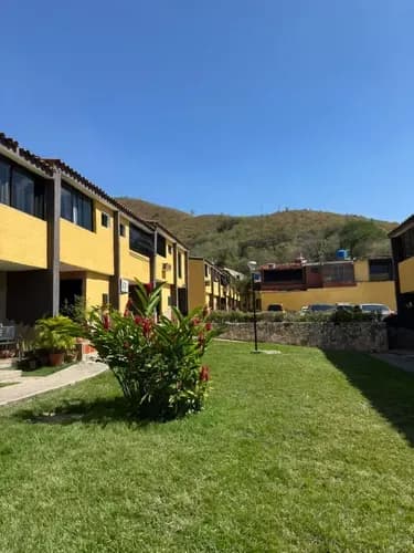 Town House Conjunto Residencial Altos De La Esmeralda