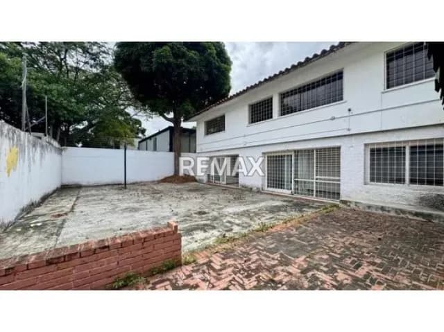 VENTA DE CASA COMERCIAL EN CHUAO, 680M