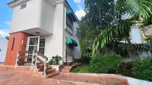 Sl. Casa Para Actualizar En Conjunto Cerrado, Urb. La Trigaleña, Valencia
