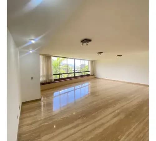 Apartamento En Alquiler - Urb. Valle Arriba