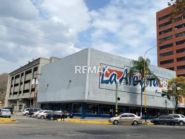 ALQUILER CONSULTORIO MÉDICO COMPLETAMENTE AMOBLADO, UBICADO EN EL CENTRO DOCENTE LA ALEGRÍA, AV. BOLIVAR DE VALENCIA
