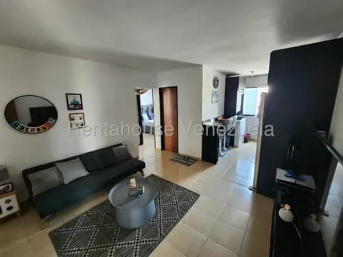 El Conjunto Residencial Prisma, Ubicado En El Municipio Guacara (estado Carabobo), Es Un Complejo Cerrado De Gran Demanda.