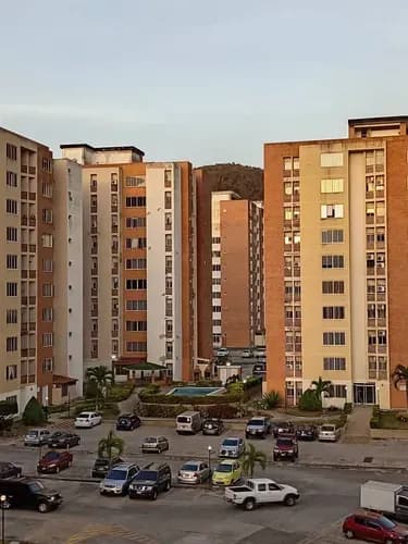 Mc Se Vende Apartamento En Res. Doral Country Naguanagua