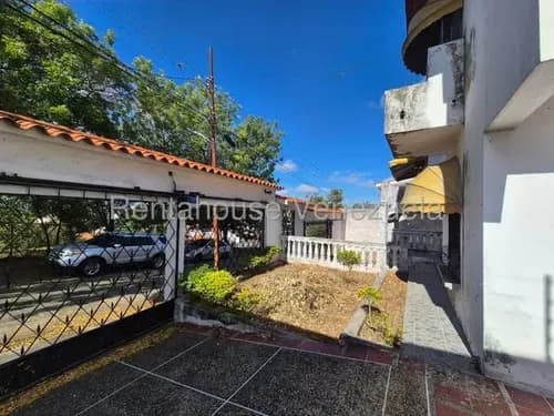Venta Casa Residencial Con Gran Potencial De Remodelación Y Amplio Patio En Urb Colinas De Santa Rosa Barquisimeto,lara Rc
