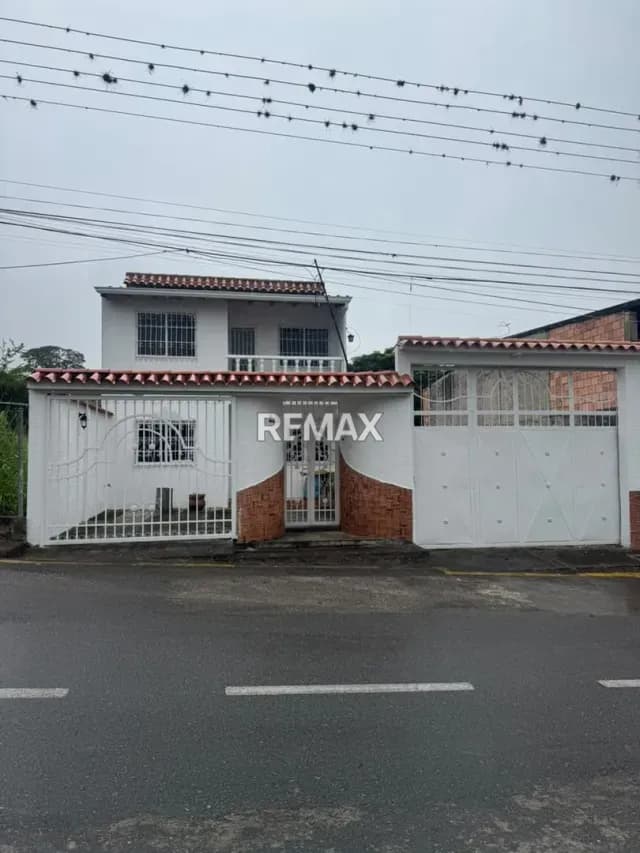 CASA EN ALQUILER EN TARIBA