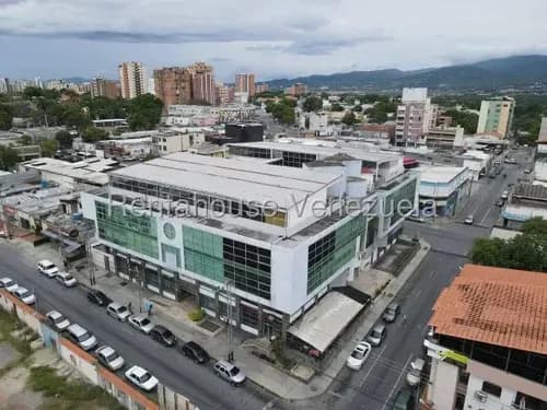 Oficina De 113m2 En Alquiler: 6 Cubículos Recepción Y Puestos Cubiertos @eloisabermudez.rah