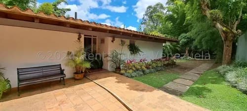 María Pastrán Te Presenta Esta Hermosa Y Acogedora Casa En Venta En Alto Hatillo Mls# 26-20230 Yf