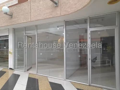 25-13592 Yineth Cordero Trae Para Ti En Venta Local Comercial En Venta En Reconocido Centro Comercial Del Centro De Barquisimeto, Cuenta Con 63,33 Mts2 Y:c$