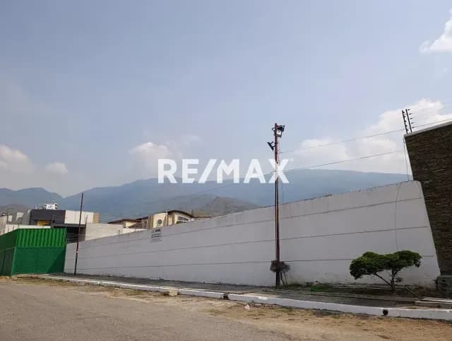 Terreno en Urbanización El Castaño