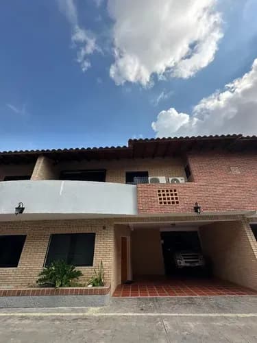 Town House En Venta En Residencias Alto Saman, Callejón Mañongo - Planta 50% Agua De Pozo Yd