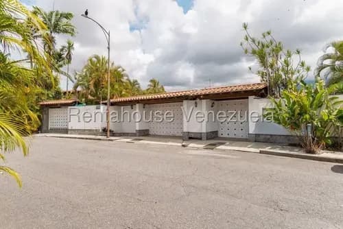 Ld Casa En Venta Urb. Lomas Del Mirador, Caracas Yf 26-6204