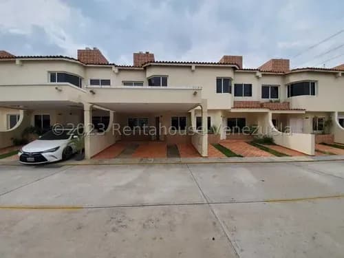 Exclusiva Casa Remodelada A Estrenar Cerca De La Ribereña: Pisos De Mármol Y Vinil, Hático De Cristal Y Parrillera @eloisabermudez.rah