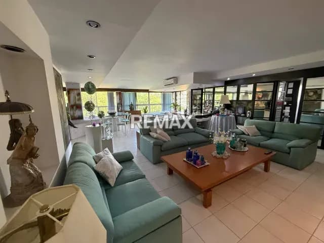 Penthouse en venta - Macaracuay