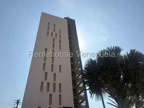 Oficina En Alquiler En Tierra Negra Edif Torre 13