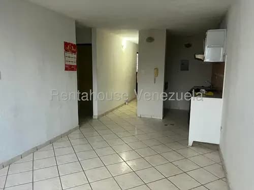 Alquiler De Aprtamento Conjunto Cerrado Pozo De Agua Akmg Las Tapias Los Caobos 26-11783
