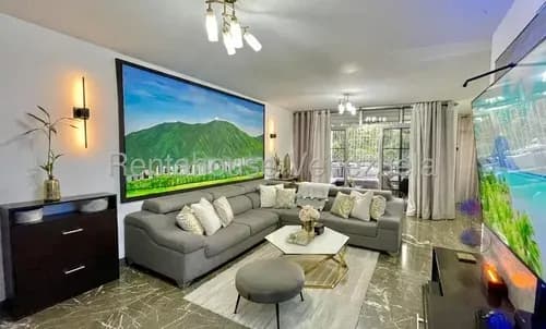 Venta Se Apartamento En La Florida, 3 Habitaciones, 3 Baños, 1 Puesto. Lan