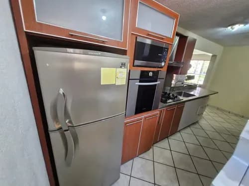 En Alquiler Apartamento Ubicado En Resd. Guaparo Norte, La Granja (sr)