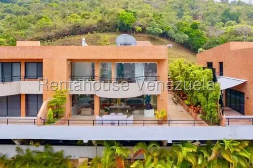 Townhouse En Venta En La Trinidad Cr- 25-21377