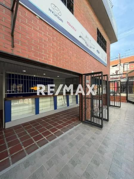 Edificio en venta en esquina