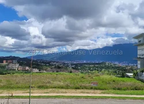 Terreno Multifamiliar En Venta. Solar Del Hatillo