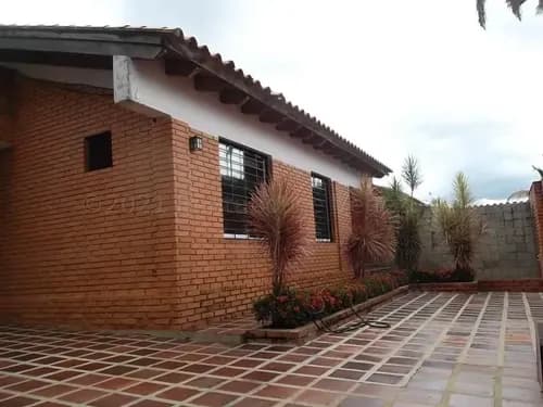 Imagina La Experiencia De Vivir En Zona Segura Con Clima De Montaña Calle Cerrada Trigal Norte - Valencia (#24-21208) Solo Clientes. Ag