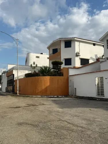 Casa Quinta Para Remodelar En Venta En Terrazas De Los Nísperos, Valencia - Calle Cerrada Atmlf