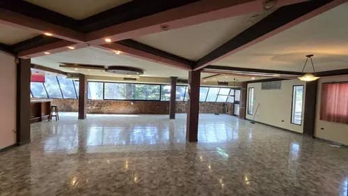 Casa 1.100m2 En Venta En El Parral En Calle Cerrada, Pozo, Planta 100%. A1. Solo Clientes