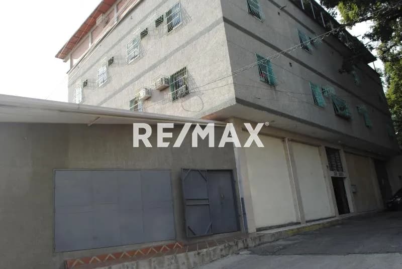 En Venta Edificio de Uso Comercial y Residencial en la 19 de Abril Maracay Aragua.